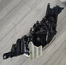Laden Sie das Bild in den Galerie-Viewer, Frontscheinwerfer Citroën C-Crosser Rechts Scheinwerfer Headlight SCH2575155197md
