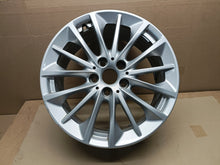 Laden Sie das Bild in den Galerie-Viewer, 1x Alufelge 17 Zoll 7.5&quot; 5x112 54ET Glanz Silber 8Y0601025BF BMW F45 F40