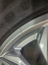 Laden Sie das Bild in den Galerie-Viewer, 4x Alufelge 17 Zoll 7.0" 5x112 34ET Glanz Silber 80A601025J Audi Q5 A3 I FEL2270959322vj