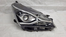 Load image into Gallery viewer, Frontscheinwerfer Toyota Yaris LED Rechts Scheinwerfer Headlight