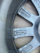 Laden Sie das Bild in den Galerie-Viewer, 1x Alufelge 18 Zoll 7.0" 5x114.3 45ET Glanz Graphit 9965657080 Mazda 3 Bp FEL2078342727fv