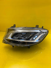 Laden Sie das Bild in den Galerie-Viewer, Frontscheinwerfer Mercedes-Benz Sprinter A9109067100 LED Rechts oder Links