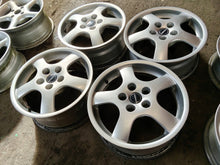 Load image into Gallery viewer, 4x Alufelge 16 Zoll 7.0" 5x114.3 40ET Glanz Silber KBA45563 Rim Wheel FEL4139403776by