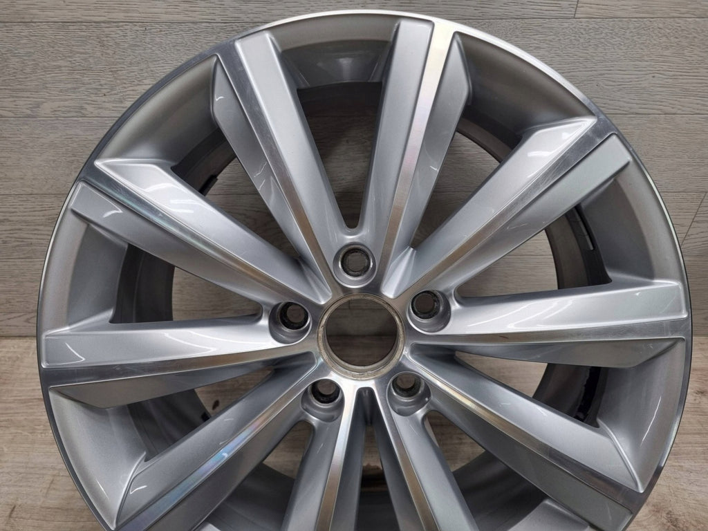 1x Alufelge 17 Zoll 7.5" 5x112 47ET Glanz Silber 3AA601025F VW Passat B7 FEL3101173651xl