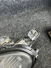 Laden Sie das Bild in den Galerie-Viewer, Frontscheinwerfer Mercedes-Benz W251 Bi-Xenon Links Scheinwerfer Headlight SCH4141243803nh