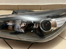 Laden Sie das Bild in den Galerie-Viewer, Frontscheinwerfer Hyundai I30 Fastback 92101-G4060 Halogen Links Headlight