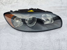Laden Sie das Bild in den Galerie-Viewer, Frontscheinwerfer Volvo C70 9466358 Rechts Scheinwerfer Headlight SCH9863076415hw