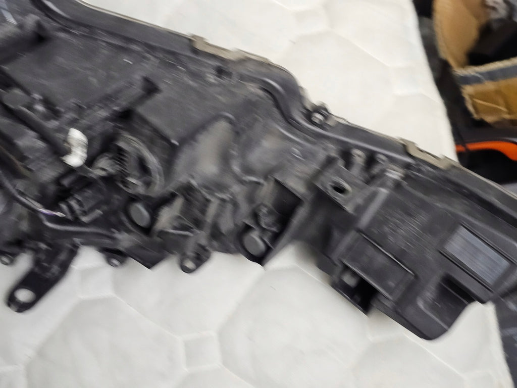 Frontscheinwerfer Toyota Corolla 81110-02S70 LED Ein Stück (Rechts oder Links)