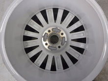 Laden Sie das Bild in den Galerie-Viewer, 1x Alufelge 16 Zoll 7.0" 4x100 37ET Glanz Weiß 403007684R Dacia III 1 Twingo FEL8417990013lv