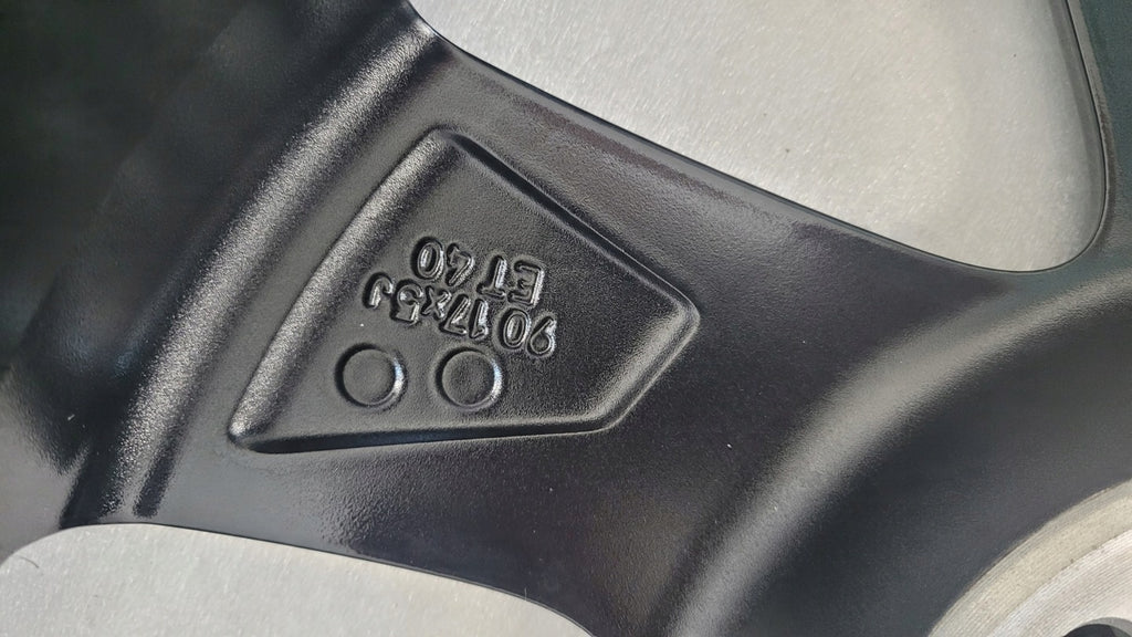 1x Alufelge 17 Zoll 5.0" 4x100 40ET PW457-0H015 Toyota Yaris Rim Wheel