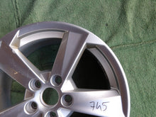 Laden Sie das Bild in den Galerie-Viewer, 1x Alufelge 17 Zoll 7.0" 5x112 45ET Glanz Silber 81A601025B Audi Q2 Rim Wheel FEL5448304345po