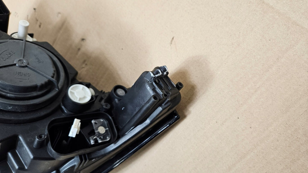 Frontscheinwerfer BMW I3 7472186-02 Rechts Scheinwerfer Headlight