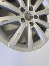 Laden Sie das Bild in den Galerie-Viewer, 1x Alufelge 17 Zoll 7.0" 5x112 45ET 2GA601025M VW T Roc Rim Wheel FEL1569076820wl