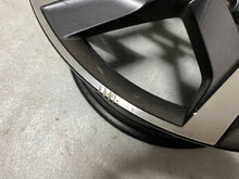 Laden Sie das Bild in den Galerie-Viewer, 1x Alufelge 19 Zoll 8.0&quot; 5x112 45ET 57A601025AE 57A601025AF Skoda Karoq