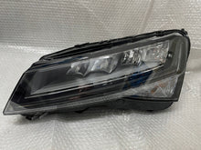 Load image into Gallery viewer, Frontscheinwerfer Skoda Superb III 3V1941015C LED Ein Stück (Rechts oder Links)