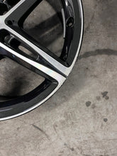 Laden Sie das Bild in den Galerie-Viewer, 1x Alufelge 18 Zoll 7.5" 5x112 49ET Glanz Schwarz A1774010700 Mercedes-Benz FEL5906670558nr