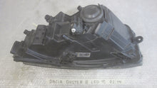 Laden Sie das Bild in den Galerie-Viewer, Frontscheinwerfer Dacia Duster 260107725R LED Rechts Scheinwerfer Headlight SCH7613719628in