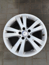 Load image into Gallery viewer, 1x Alufelge 17 Zoll 7.5" 5x112 47ET Glanz Silber A2044010402 Mercedes-Benz FEL3274208535la