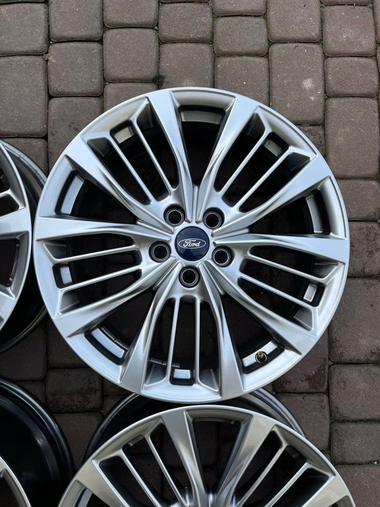 4x Alufelge 18 Zoll 7.5" 5x108 50ET Glanz Grau LV4J-1007-A1A Ford Kuga I FEL4449011613qe