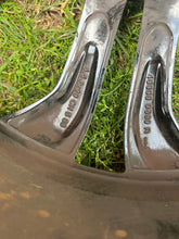 Load image into Gallery viewer, 1x Alufelge 20 Zoll 6.5" 5x114.3 33ET Glanz Silber 403009689 Renault Scenic FEL3692136948qd