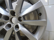 Load image into Gallery viewer, 1x Alufelge 16 Zoll 6.0" 5x100 38ET Glanz Silber 657601025B Skoda Rim Wheel FEL1842637353fp