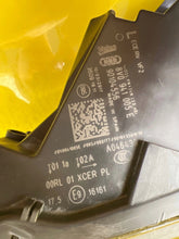 Load image into Gallery viewer, Frontscheinwerfer Audi A3 8V0941005E Xenon Ein Stück (Rechts oder Links)