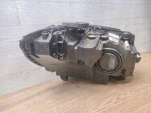 Laden Sie das Bild in den Galerie-Viewer, Frontscheinwerfer Mercedes-Benz W206 A2069063903 Links Scheinwerfer Headlight SCH8008653198fg