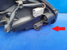 Laden Sie das Bild in den Galerie-Viewer, Frontscheinwerfer Toyota Avensis Xenon Links Scheinwerfer Headlight SCH4711126133qt