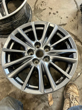 Load image into Gallery viewer, 1x Alufelge 17 Zoll 7.0" 5x114.3 45ET Glanz Silber 9965A17070 Mazda I Rim Wheel FEL7849902436bq