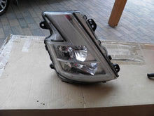 Laden Sie das Bild in den Galerie-Viewer, Frontscheinwerfer Volvo 24364509 Rechts Scheinwerfer Headlight SCH1086075210rm