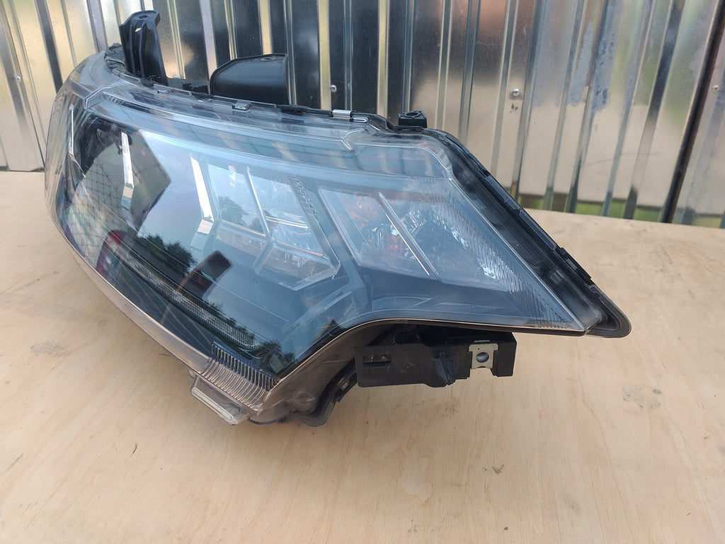 Frontscheinwerfer Mitsubishi Outlander III 8301D3-32 LED Rechts Headlight SCH1949076433iq