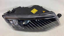 Laden Sie das Bild in den Galerie-Viewer, Frontscheinwerfer Skoda Octavia III 5E1941016B 33423344030127228400 Rechts SCH3838775772ls