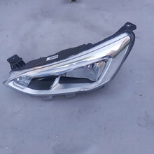 Laden Sie das Bild in den Galerie-Viewer, Frontscheinwerfer Ford Focus JX7B13W030AE Links Scheinwerfer Headlight