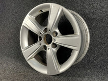 Laden Sie das Bild in den Galerie-Viewer, 1x Alufelge 16 Zoll 7.0&quot; 5x112 40ET 6796199 BMW F21 F20 Rim Wheel