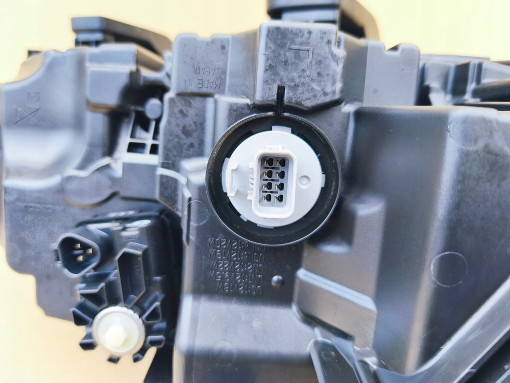 Frontscheinwerfer Honda Civic I 100-8F06E Full LED Ein Stück (Rechts oder Links)