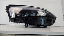 Laden Sie das Bild in den Galerie-Viewer, Frontscheinwerfer Mercedes-Benz 1779065700 Links Scheinwerfer Headlight SCH9393770974xi