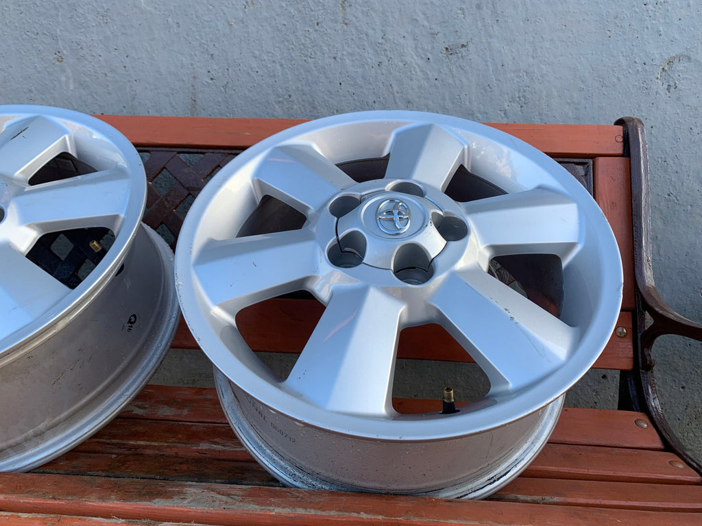 1x Alufelge 16 Zoll 6.5" 5x114.3 45ET Glanz Silber PZ406-X2671-ZC Toyota