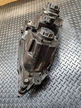 Laden Sie das Bild in den Galerie-Viewer, Frontscheinwerfer Kia Sorento I 921013E5XX Links Scheinwerfer Headlight SCH6226878153hl
