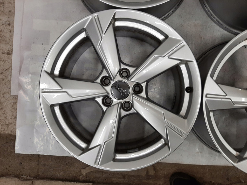 4x Alufelge 18 Zoll 8.0" 5x112 39ET Glanz Silber 4K0601025D Audi A6 C8 Rim Wheel FEL3859377775dm