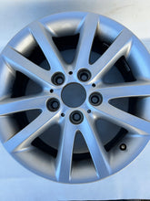 Load image into Gallery viewer, 1x Alufelge 16 Zoll 7.0" 5x120 47ET Glanz 6762299 BMW 3 Rim Wheel FEL2262313102ig
