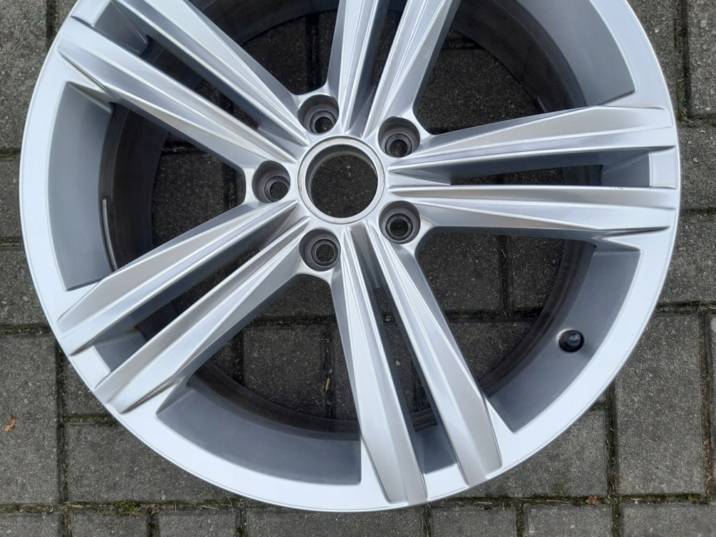 1x Alufelge 18 Zoll 7.0" 5x112 43ET Glanz Silber 5NA601025M VW Tiguan Rim Wheel FEL4406792607hs