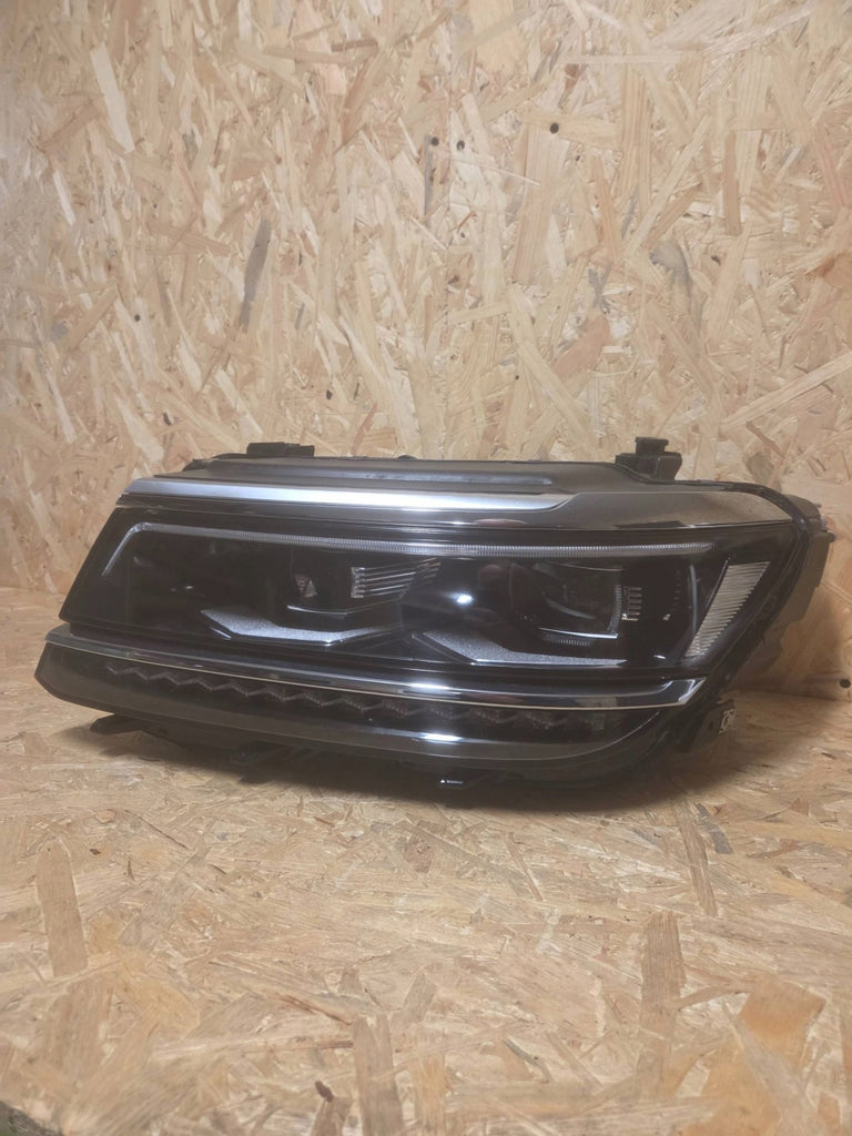 Frontscheinwerfer VW Tiguan Allspace 030110123505 071921A1867 LED Links SCH6831065062ku