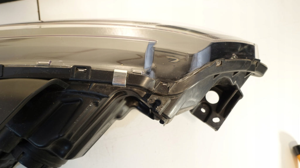 Frontscheinwerfer Mitsubishi Outlander III 8301C8-83 LED Links Headlight