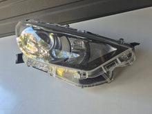 Load image into Gallery viewer, Frontscheinwerfer Toyota 4 Yaris Rechts Scheinwerfer Headlight
