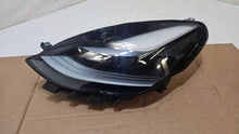 Laden Sie das Bild in den Galerie-Viewer, Frontscheinwerfer Tesla Model 3 151495200C Links Scheinwerfer Headlight SCH7527040354yz