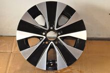 Laden Sie das Bild in den Galerie-Viewer, 1x Alufelge 17 Zoll 7.0" 5x112 51ET A4474015200 Mercedes-Benz Vito W447 FEL4170754701dy