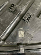 Laden Sie das Bild in den Galerie-Viewer, Frontscheinwerfer Audi E-Tron 4KE941781 Full LED Ein Stück (Rechts oder Links) SCH7709873836em