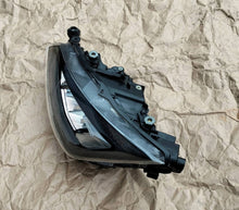 Laden Sie das Bild in den Galerie-Viewer, Frontscheinwerfer Seat Ibiza I 6F1941005E Links Scheinwerfer Headlight SCH2155597869yc