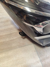 Laden Sie das Bild in den Galerie-Viewer, Frontscheinwerfer Toyota Yaris Rechts Scheinwerfer Headlight SCH2264002061tw