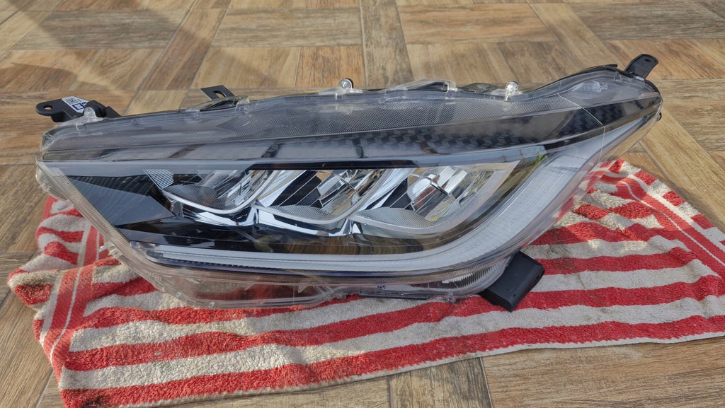 Frontscheinwerfer Toyota IV Yaris EUK0-8 LED Links Scheinwerfer Headlight SCH6567111362ll